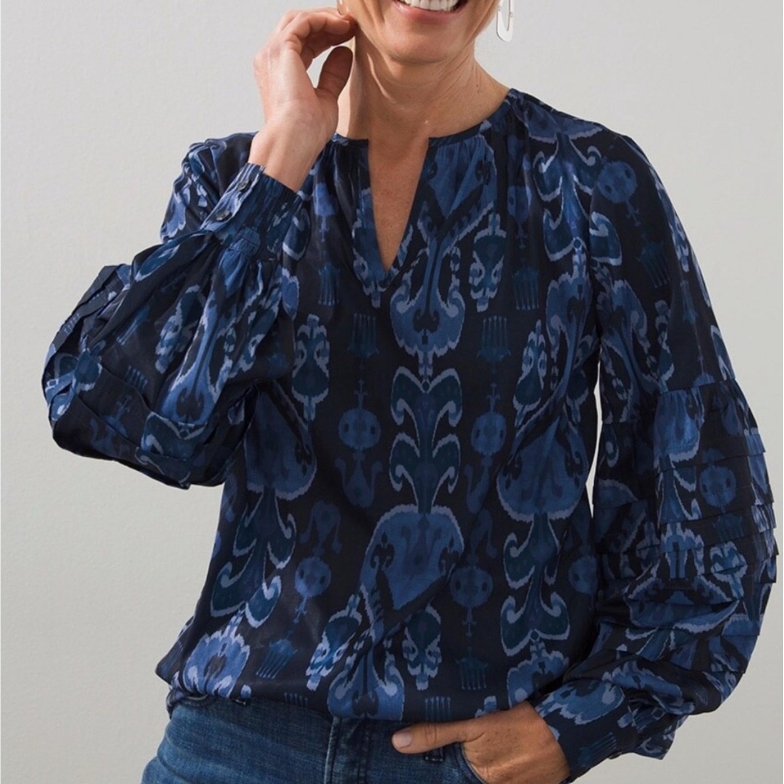 Chico's Size 2 Long Pleated Bishop Sleeve Ikat Blue Blouse Women's Size 12